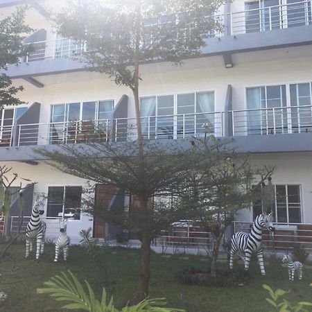 Kasemsuk Guesthouse Sha Extra Plus Karon Esterno foto