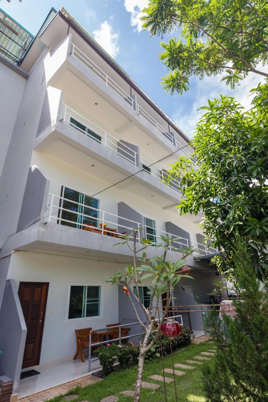 Kasemsuk Guesthouse Sha Extra Plus Karon Esterno foto